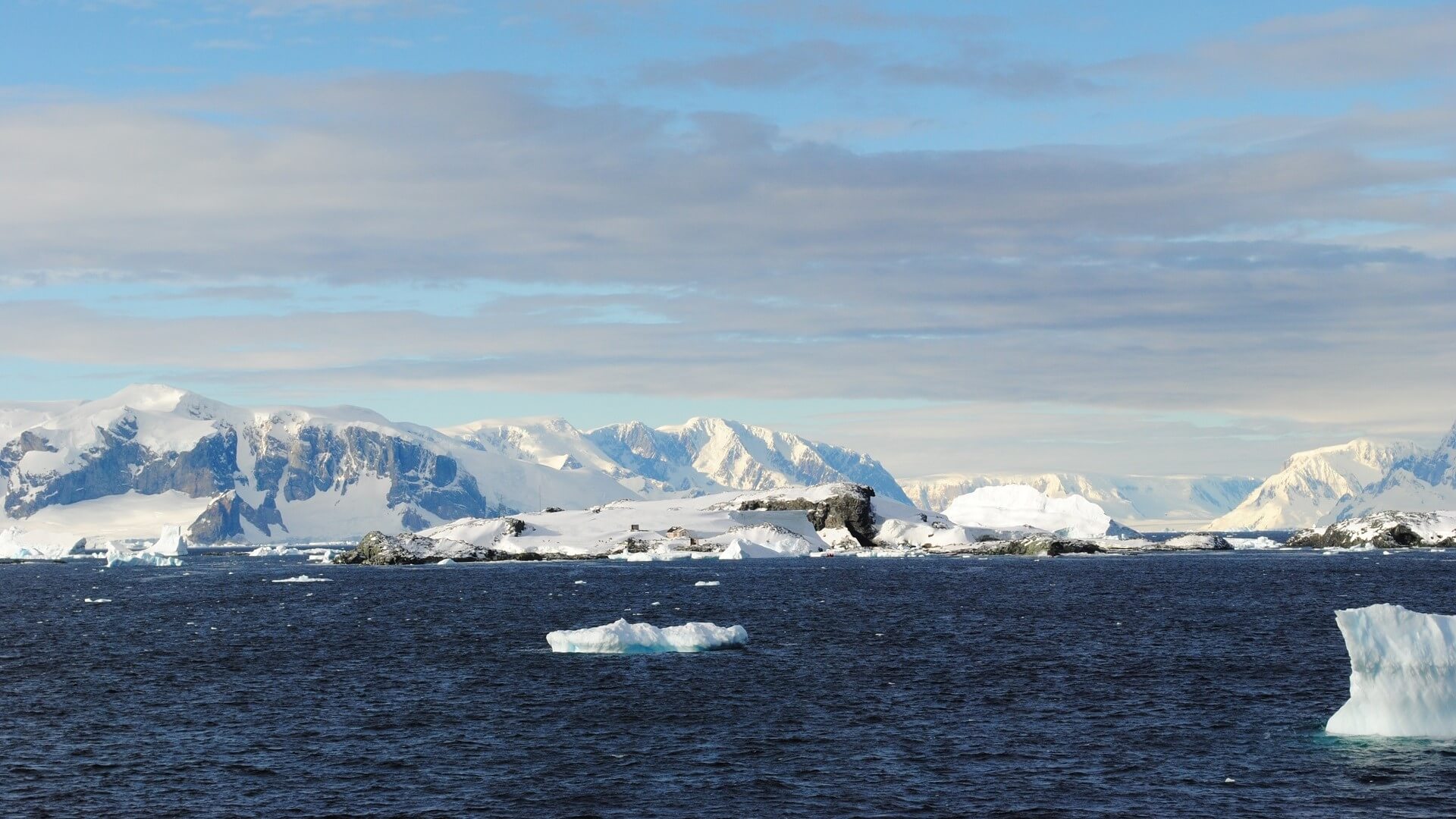 Arktis Tours - Expeditinskreuzfahrt Antarktis mit Südpolarkreis