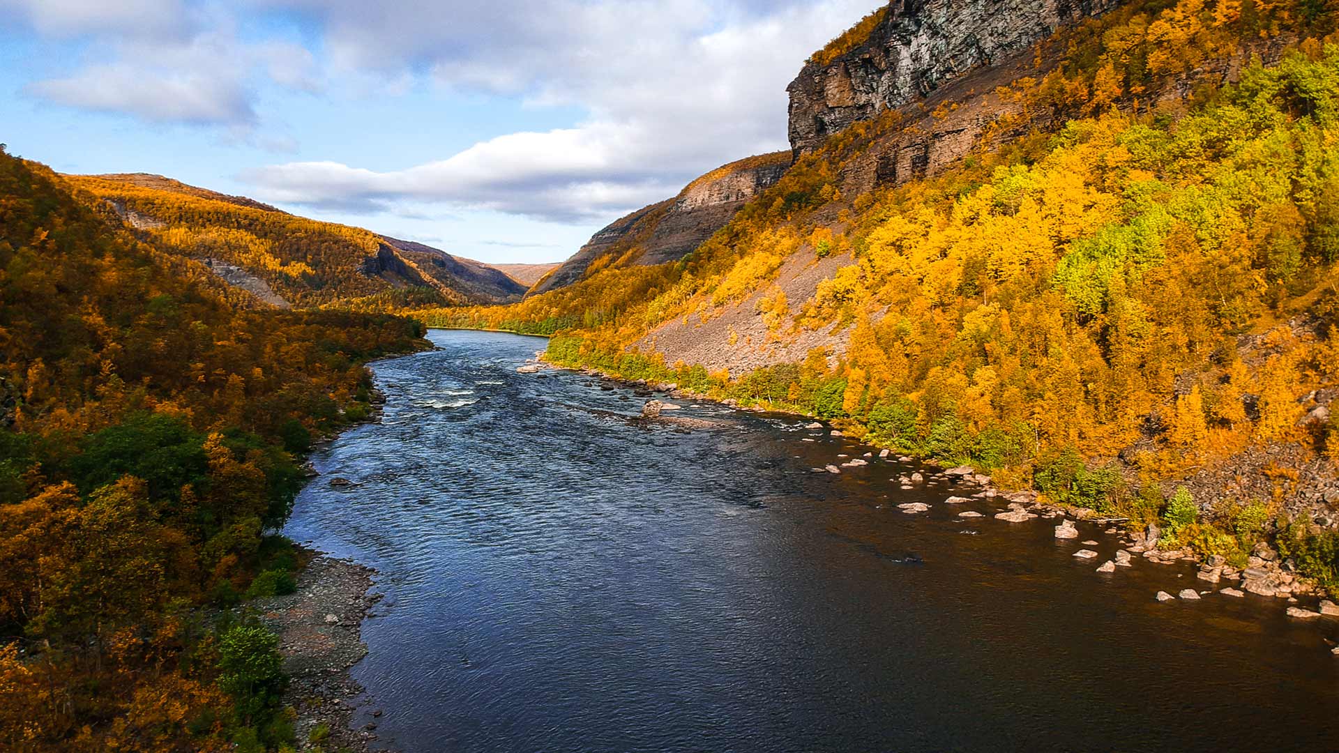 Arktis Tours - Herbstfarben am Alta Fluss - Naturerlebnisse & Fine Dining