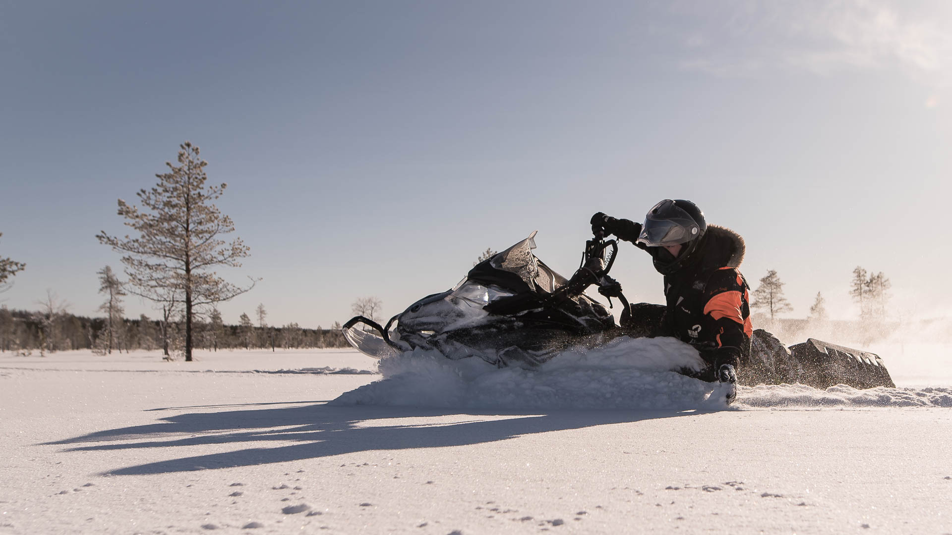 Arktis Tours Deep Snow Extreme Snowmobil Tour