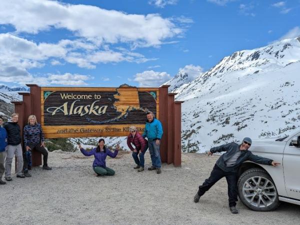 Arktis Tours, Welcome to Alaska Sign