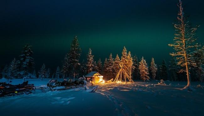 Arktis Tours - Winterurlaub - Polarlicht Wildernesshotel Nellim