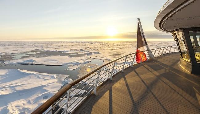 Arktis Tours Expeditionskreuzfahrten Le Commandant Charcot Promenade